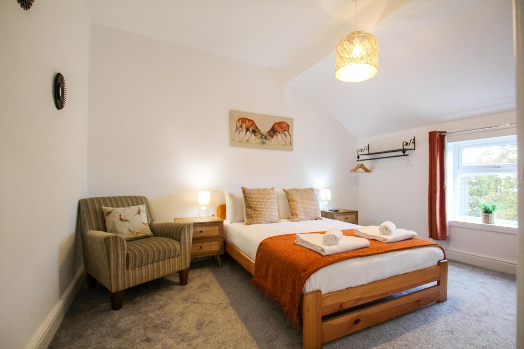 Fairways View - Spacious Apartment - Sleeps 6 - Lovely Views - By Rework Accommodation Хойлэйк Экстерьер фото