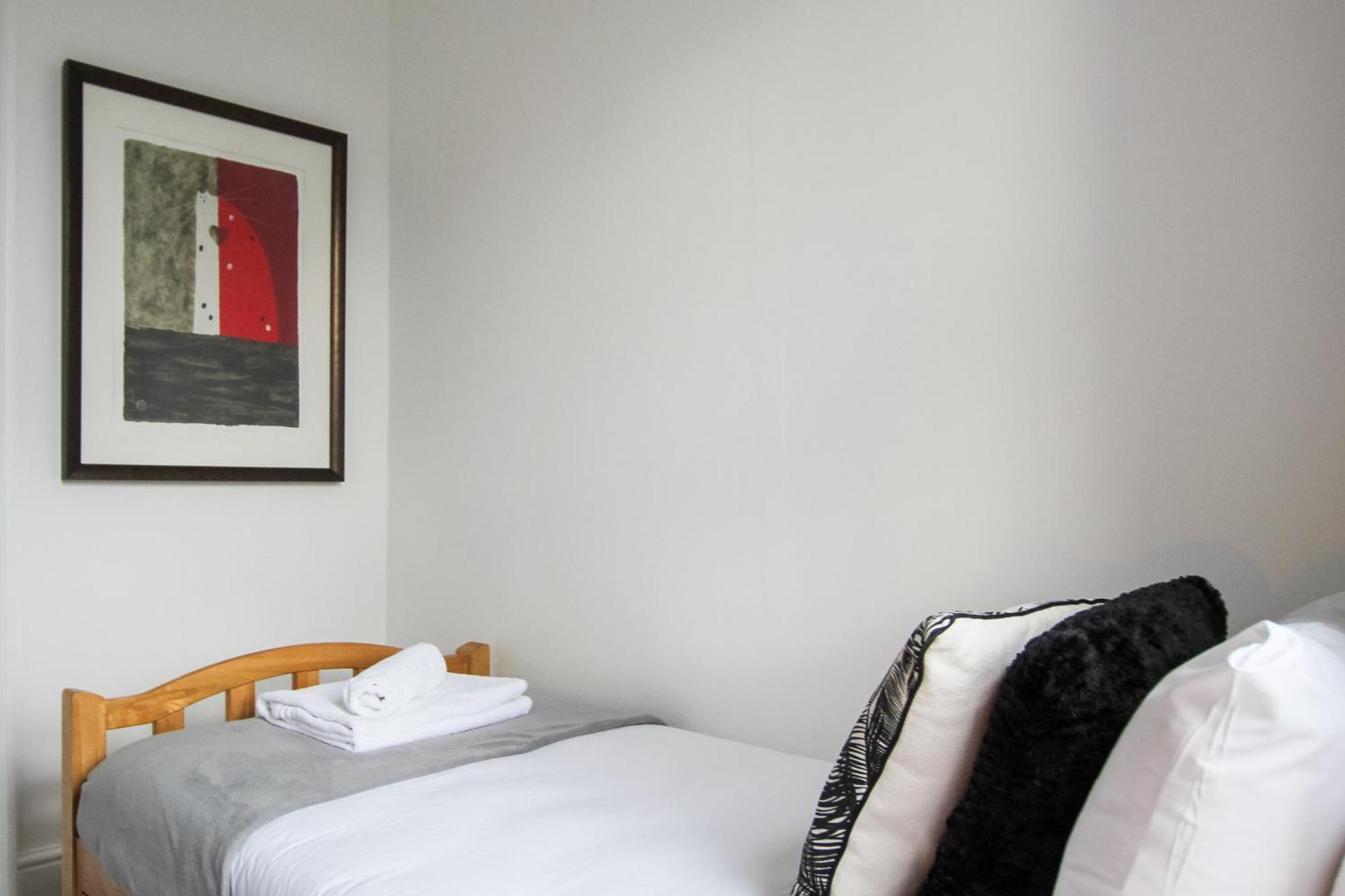 Fairways View - Spacious Apartment - Sleeps 6 - Lovely Views - By Rework Accommodation Хойлэйк Экстерьер фото