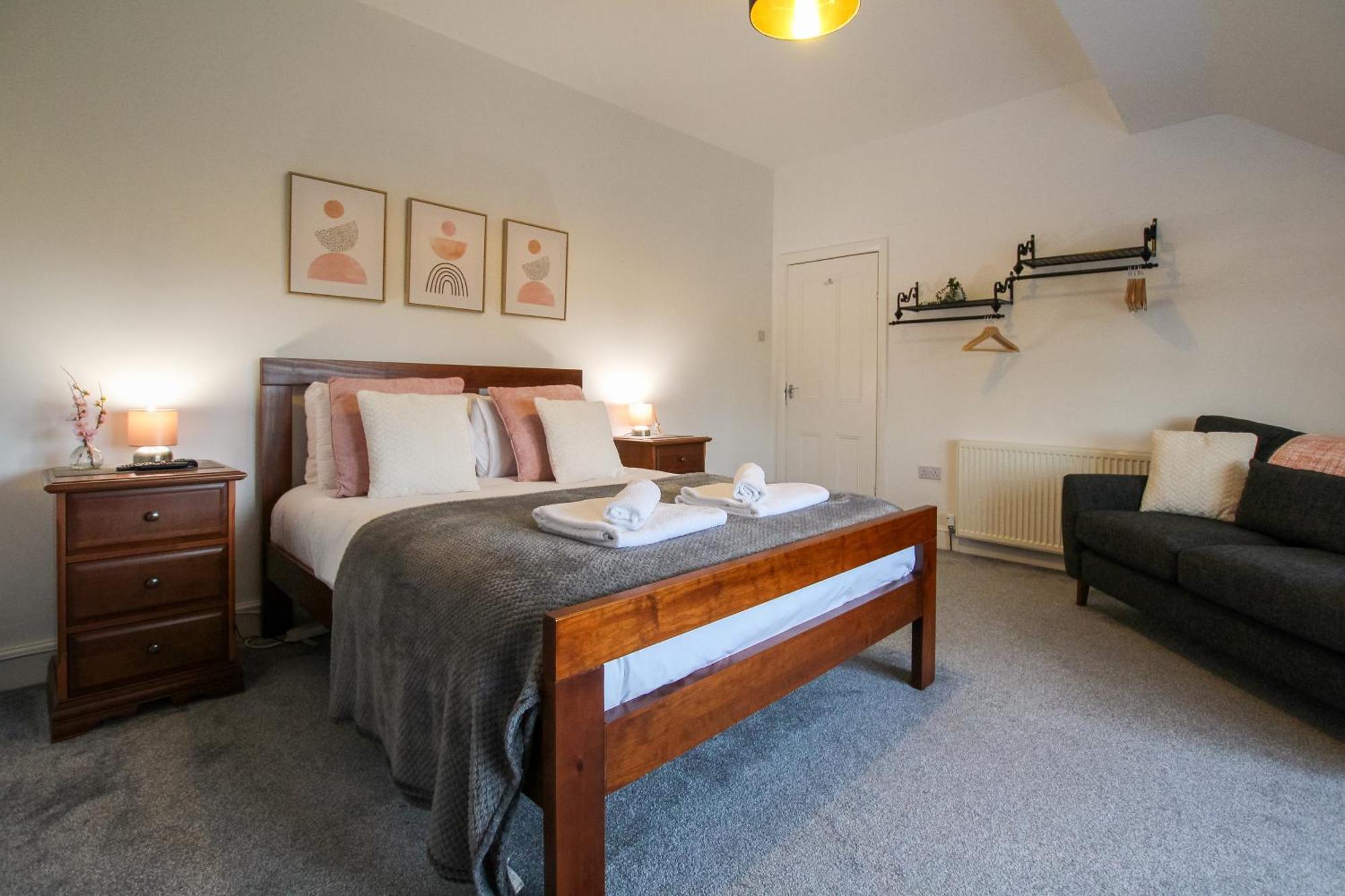 Fairways View - Spacious Apartment - Sleeps 6 - Lovely Views - By Rework Accommodation Хойлэйк Экстерьер фото
