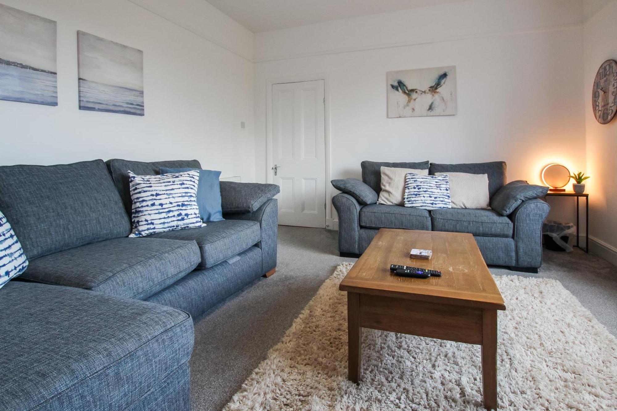 Fairways View - Spacious Apartment - Sleeps 6 - Lovely Views - By Rework Accommodation Хойлэйк Экстерьер фото